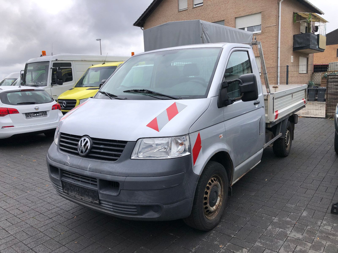 Volkswagen T5 1.9 TDI Transporter Pritsche - Utilitaire plateau: photos 1 Volkswagen T5 1.9 TDI Transporter Pritsche - Utilitaire plateau: photos 1