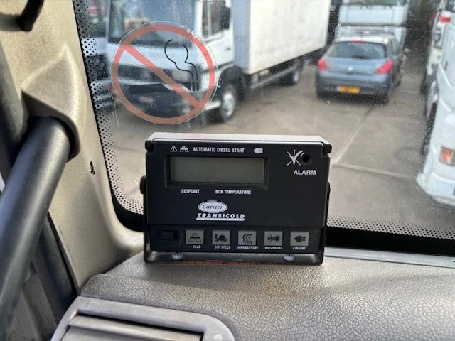 Camion isothermique DAF CF 65.250 COOLING TRUCK WITH CARRIER D/E COOLER (EURO 5 / AS-TRONIC / 2.500 KG. LOADING PLATFORM): photos 9