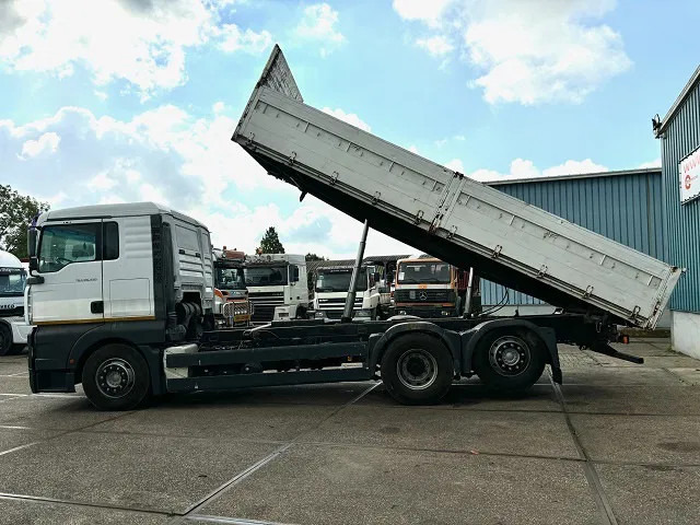 MAN TGA 26.410 XL 6x2 KIPPER (6-CILINDER HEADS) (ZF16 MANUAL GEARBOX / LIFT-AXLE / HYDRAULIC KIT / AIRCONDITIONING) - Camion benne: photos 5 MAN TGA 26.410 XL 6x2 KIPPER (6-CILINDER HEADS) (ZF16 MANUAL GEARBOX / LIFT-AXLE / HYDRAULIC KIT / AIRCONDITIONING) - Camion benne: photos 5