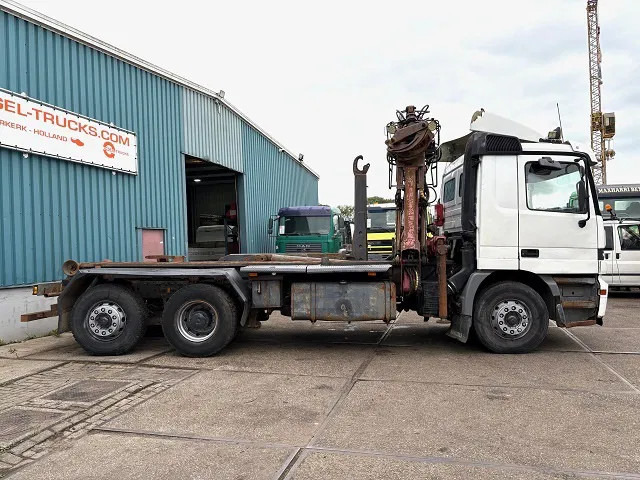 Mercedes-Benz Actros 2540 L 6x2 MP1 WITH V-CRANE & HOOK-ARM SYSTEM (EPS WITH CLUTCH (3 PEDALS) / REDUCTION AXLE / STEEL-/AIR SUSPENSION / P.T. - Camion ampliroll, Camion grue: photos 4 Mercedes-Benz Actros 2540 L 6x2 MP1 WITH V-CRANE & HOOK-ARM SYSTEM (EPS WITH CLUTCH (3 PEDALS) / REDUCTION AXLE / STEEL-/AIR SUSPENSION / P.T. - Camion ampliroll, Camion grue: photos 4