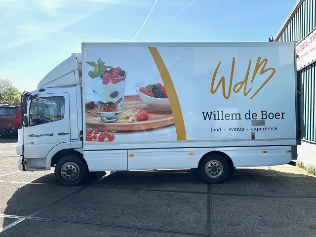 Mercedes-Benz Atego 816 L 4x2 ORIGINAL DUTCH COOLER TRUCK WITH CARRIER XARIOS 600D/E (MANUAL GEARBOX / AIRCONDITIONING / 2.000 KG. TAILLIFT) - Camion frigorifique: photos 5 Mercedes-Benz Atego 816 L 4x2 ORIGINAL DUTCH COOLER TRUCK WITH CARRIER XARIOS 600D/E (MANUAL GEARBOX / AIRCONDITIONING / 2.000 KG. TAILLIFT) - Camion frigorifique: photos 5