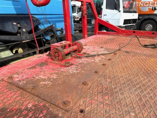 Camion porte-voitures Mercedes-Benz LK 814 RECOVERY TRUCK / CAR-MACHINE TRANSPORTER (6-CILINDER / MANUAL GEARBOX / FULL STEEL SUSPENSION / WINCH / HYDRAULIC RAMPS): photos 11