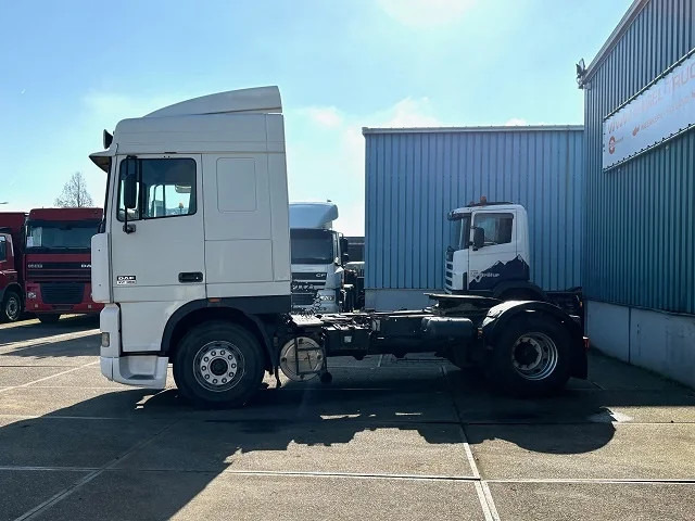 DAF 95.380 XF SPACECAB (EURO 2 / ZF16 MANUAL GEARBOX / D.E.B. ENGINE BRAKE / AIRCONDITIONING) - Tracteur routier: photos 5 DAF 95.380 XF SPACECAB (EURO 2 / ZF16 MANUAL GEARBOX / D.E.B. ENGINE BRAKE / AIRCONDITIONING) - Tracteur routier: photos 5