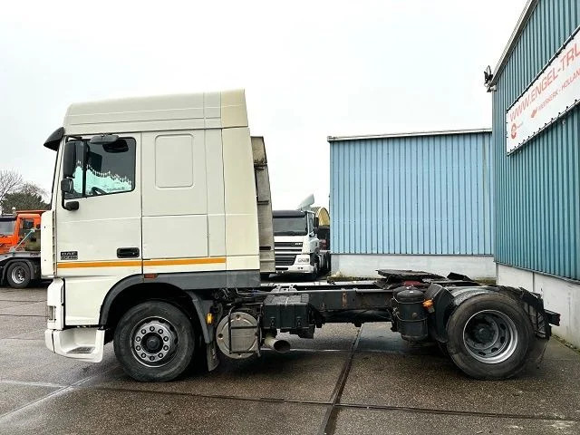 DAF 95.430 XF SPACECAB (EURO 3 / ZF16 MANUAL GEARBOX / ZF-INTARDER / AIRCONDITIONING / 870 LITER DIESELTANK) - Tracteur routier: photos 5 DAF 95.430 XF SPACECAB (EURO 3 / ZF16 MANUAL GEARBOX / ZF-INTARDER / AIRCONDITIONING / 870 LITER DIESELTANK) - Tracteur routier: photos 5