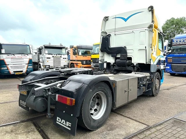 DAF CF 85 360 SPACECAB (ORIGINAL DUTCH TRUCK / LOW MILEAGE!!) (EURO 5 / 9.000 KG. FRONT-AXLE / AS-TRONIC / AIRCONDITIONING / FRONTVI - Tracteur routier: photos 3 DAF CF 85 360 SPACECAB (ORIGINAL DUTCH TRUCK / LOW MILEAGE!!) (EURO 5 / 9.000 KG. FRONT-AXLE / AS-TRONIC / AIRCONDITIONING / FRONTVI - Tracteur routier: photos 3