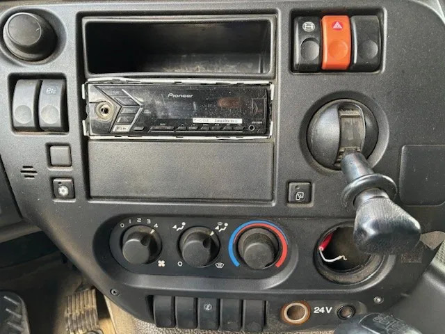 Tracteur routier DAF CF 85.410 4x2 SLEEPERCAB (ZF16 MANUAL GEARBOX / EURO 5 / AIRCONDITIONING): photos 9