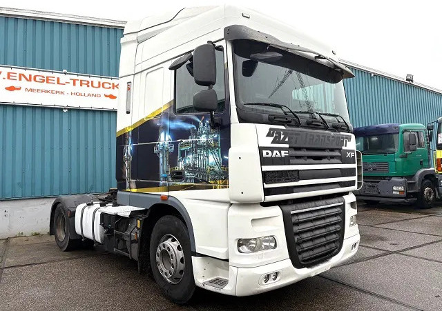 DAF XF 105.460 ATE SPACEAB 4x2 (EURO 5 / ZF MANUAL GEARBOX / ZF-INTARDER / HYDRAULIC KIT / P.T.O. / AIRCONDITIONING / ETC.) - Tracteur routier: photos 2 DAF XF 105.460 ATE SPACEAB 4x2 (EURO 5 / ZF MANUAL GEARBOX / ZF-INTARDER / HYDRAULIC KIT / P.T.O. / AIRCONDITIONING / ETC.) - Tracteur routier: photos 2