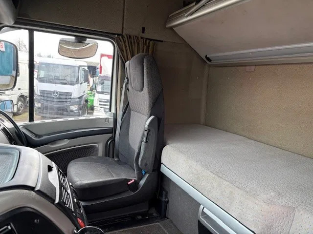 Crédit-bail de DAF XF 105.460 ATE SPACECAB 4x2 ONLY 835.500 KM (ZF-MANUAL GEARBOX / ZF-INTARDER / AIRCONDITIONING / EURO 5) DAF XF 105.460 ATE SPACECAB 4x2 ONLY 835.500 KM (ZF-MANUAL GEARBOX / ZF-INTARDER / AIRCONDITIONING / EURO 5): photos 9