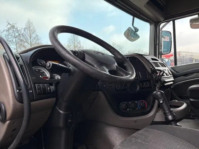 Crédit-bail de DAF XF 105.460 ATE SPACECAB 4x2 ONLY 835.500 KM (ZF-MANUAL GEARBOX / ZF-INTARDER / AIRCONDITIONING / EURO 5) DAF XF 105.460 ATE SPACECAB 4x2 ONLY 835.500 KM (ZF-MANUAL GEARBOX / ZF-INTARDER / AIRCONDITIONING / EURO 5): photos 6