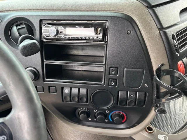 Crédit-bail de DAF XF 105.460 ATE SPACECAB 4x2 ONLY 835.500 KM (ZF-MANUAL GEARBOX / ZF-INTARDER / AIRCONDITIONING / EURO 5) DAF XF 105.460 ATE SPACECAB 4x2 ONLY 835.500 KM (ZF-MANUAL GEARBOX / ZF-INTARDER / AIRCONDITIONING / EURO 5): photos 8