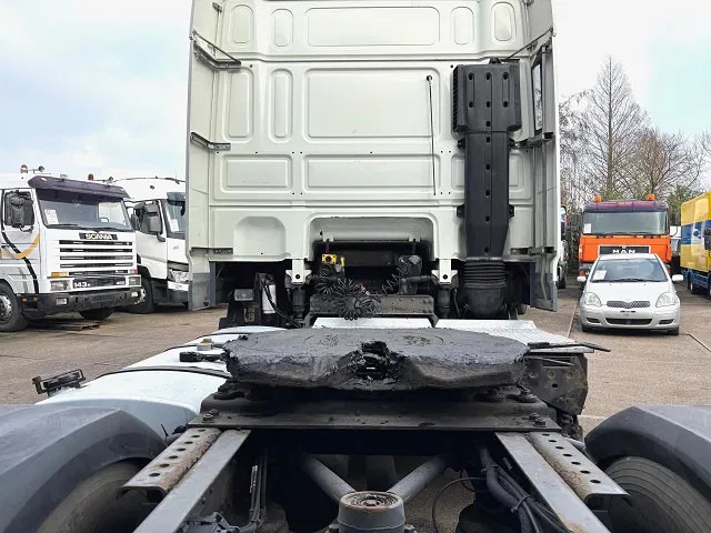 Crédit-bail de DAF XF 105.460 ATE SPACECAB 4x2 ONLY 835.500 KM (ZF-MANUAL GEARBOX / ZF-INTARDER / AIRCONDITIONING / EURO 5) DAF XF 105.460 ATE SPACECAB 4x2 ONLY 835.500 KM (ZF-MANUAL GEARBOX / ZF-INTARDER / AIRCONDITIONING / EURO 5): photos 10