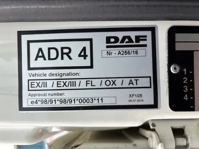 Crédit-bail de DAF XF 105.460 ATE SPACECAB 4x2 ONLY 835.500 KM (ZF-MANUAL GEARBOX / ZF-INTARDER / AIRCONDITIONING / EURO 5) DAF XF 105.460 ATE SPACECAB 4x2 ONLY 835.500 KM (ZF-MANUAL GEARBOX / ZF-INTARDER / AIRCONDITIONING / EURO 5): photos 12