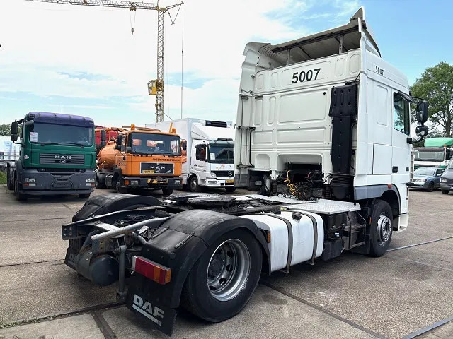 DAF XF 105.460 SPACECAB (ZF16 MANUAL GEARBOX / MX-BRAKE / 870+430 LITER TANK / FRIDGE / AIRCONDITIONING) - Tracteur routier: photos 3 DAF XF 105.460 SPACECAB (ZF16 MANUAL GEARBOX / MX-BRAKE / 870+430 LITER TANK / FRIDGE / AIRCONDITIONING) - Tracteur routier: photos 3