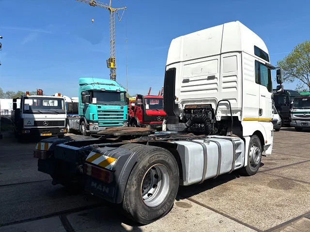 MAN TGA 18.410 FLS XXL (6-CILINDER HEADS / ZF16 MANUAL GEARBOX / ZF-INTARDER / HYDRAULIC KIT / P.T.O. / AIRCONDITIONING) - Tracteur routier: photos 3 MAN TGA 18.410 FLS XXL (6-CILINDER HEADS / ZF16 MANUAL GEARBOX / ZF-INTARDER / HYDRAULIC KIT / P.T.O. / AIRCONDITIONING) - Tracteur routier: photos 3