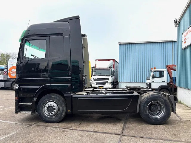 Mercedes-Benz Actros 1840 LS (MP1) 4x2 MEGASPACE (EPS WITH CLUTCH (3 PEDALS) / RETARDER / AIRCONDITIONING) - Tracteur routier: photos 5 Mercedes-Benz Actros 1840 LS (MP1) 4x2 MEGASPACE (EPS WITH CLUTCH (3 PEDALS) / RETARDER / AIRCONDITIONING) - Tracteur routier: photos 5
