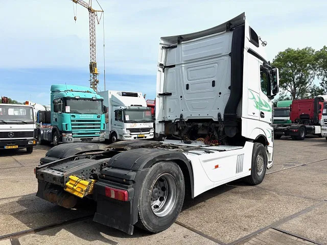 Mercedes-Benz Actros 1845 LS BIGSPACE (RETARDER / EURO 5 / TELLIGENT GEARBOX / FULL SPOILERSET / 2x DIESELTANK / AIRCONDITIONING) - Tracteur routier: photos 3 Mercedes-Benz Actros 1845 LS BIGSPACE (RETARDER / EURO 5 / TELLIGENT GEARBOX / FULL SPOILERSET / 2x DIESELTANK / AIRCONDITIONING) - Tracteur routier: photos 3