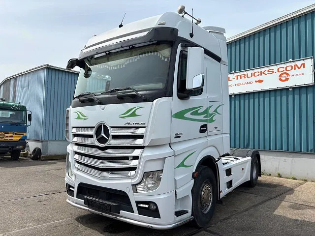 Mercedes-Benz Actros 1845 LS BIGSPACE (RETARDER / EURO 5 / TELLIGENT GEARBOX / FULL SPOILERSET / 2x DIESELTANK / AIRCONDITIONING) - Tracteur routier: photos 1 Mercedes-Benz Actros 1845 LS BIGSPACE (RETARDER / EURO 5 / TELLIGENT GEARBOX / FULL SPOILERSET / 2x DIESELTANK / AIRCONDITIONING) - Tracteur routier: photos 1