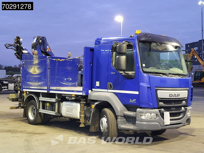 DAF LF 260 LF 4X2 Hiab 111 B-2 HIDUO Crane Kran Remote control Automatic ACC Euro 6 - Camion plateau, Camion grue: photos 3 DAF LF 260 LF 4X2 Hiab 111 B-2 HIDUO Crane Kran Remote control Automatic ACC Euro 6 - Camion plateau, Camion grue: photos 3