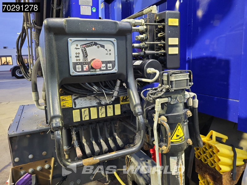 DAF LF 260 LF 4X2 Hiab 111 B-2 HIDUO Crane Kran Remote control Automatic ACC Euro 6 - Camion plateau, Camion grue: photos 3 DAF LF 260 LF 4X2 Hiab 111 B-2 HIDUO Crane Kran Remote control Automatic ACC Euro 6 - Camion plateau, Camion grue: photos 3