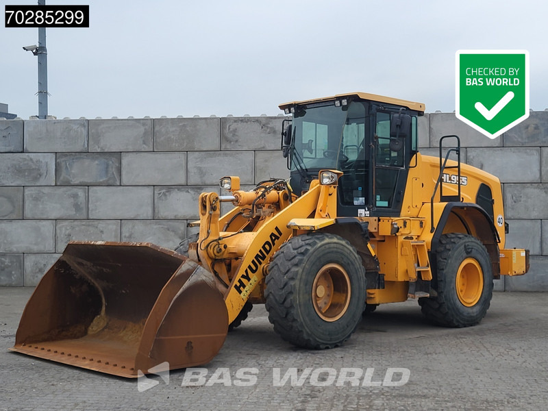 Hyundai HL955 - Chargeuse sur pneus: photos 1 Hyundai HL955 - Chargeuse sur pneus: photos 1
