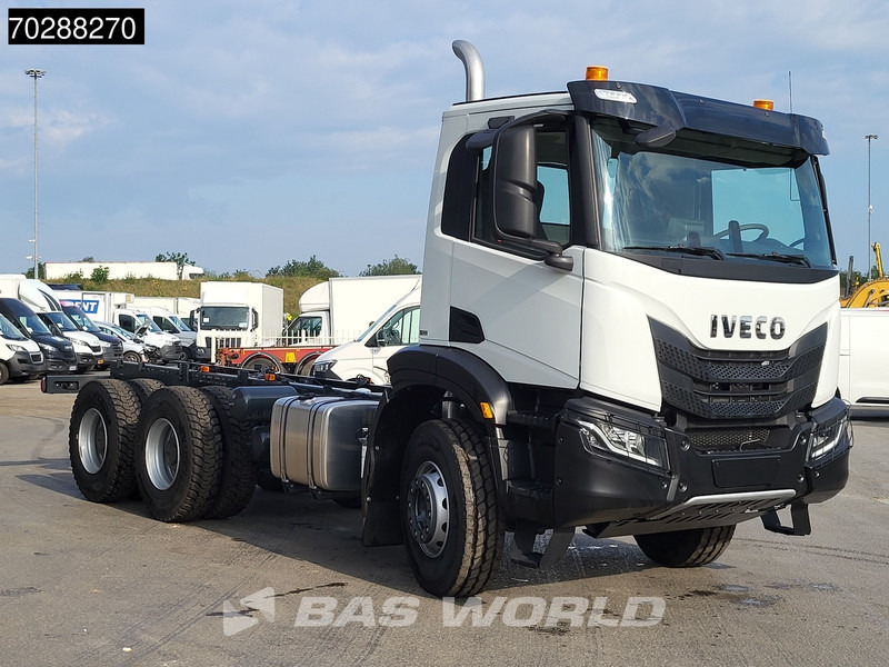 Iveco X-Way 460 6X4 NEW chassis Retarder Big-Axle Full Steel Navi Euro 6 - Châssis cabine: photos 3 Iveco X-Way 460 6X4 NEW chassis Retarder Big-Axle Full Steel Navi Euro 6 - Châssis cabine: photos 3