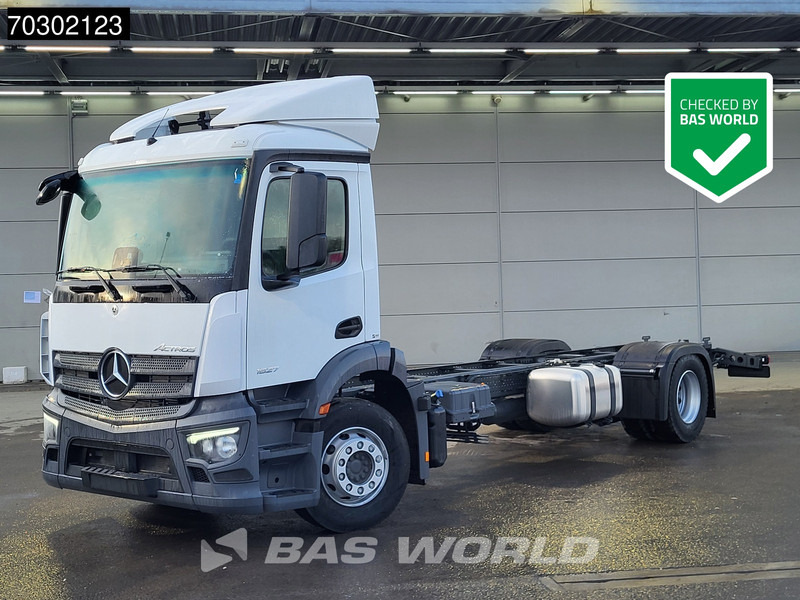 Mercedes-Benz Actros 1827 4X2 NEW 18tons chassis Automatic PPC Cruise control Euro 6 - Châssis cabine: photos 1 Mercedes-Benz Actros 1827 4X2 NEW 18tons chassis Automatic PPC Cruise control Euro 6 - Châssis cabine: photos 1
