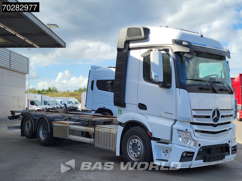 Mercedes-Benz Actros 2548 Actros 6X2 BROKEN ENGINE Lift-Axle Xenon Automatic Euro 6 - Camion porte-conteneur/ Caisse mobile: photos 3 Mercedes-Benz Actros 2548 Actros 6X2 BROKEN ENGINE Lift-Axle Xenon Automatic Euro 6 - Camion porte-conteneur/ Caisse mobile: photos 3