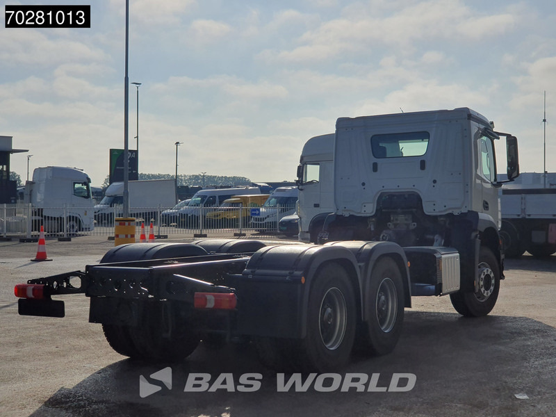 Mercedes-Benz Arocs 2636 6X4 NEW chassis Flywheel PTO Big-Axle Automatic Steelsuspension Euro 6 - Châssis cabine: photos 5 Mercedes-Benz Arocs 2636 6X4 NEW chassis Flywheel PTO Big-Axle Automatic Steelsuspension Euro 6 - Châssis cabine: photos 5