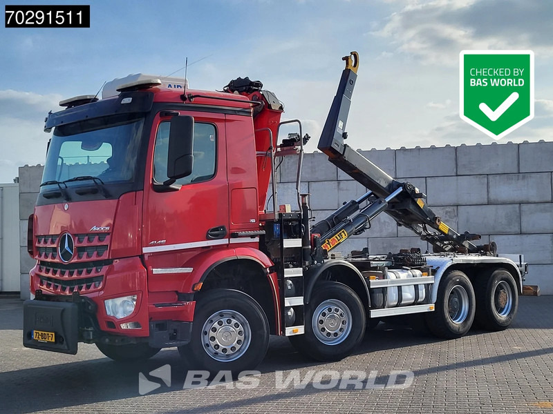 Mercedes-Benz Arocs 4145 8X4 NL-Truck HMF RCL 5300 Crane Hyva 26-51-S Hooklift Steelsuspension Big-Axle Automatic Euro 6 - Camion ampliroll, Camion grue: photos 1 Mercedes-Benz Arocs 4145 8X4 NL-Truck HMF RCL 5300 Crane Hyva 26-51-S Hooklift Steelsuspension Big-Axle Automatic Euro 6 - Camion ampliroll, Camion grue: photos 1