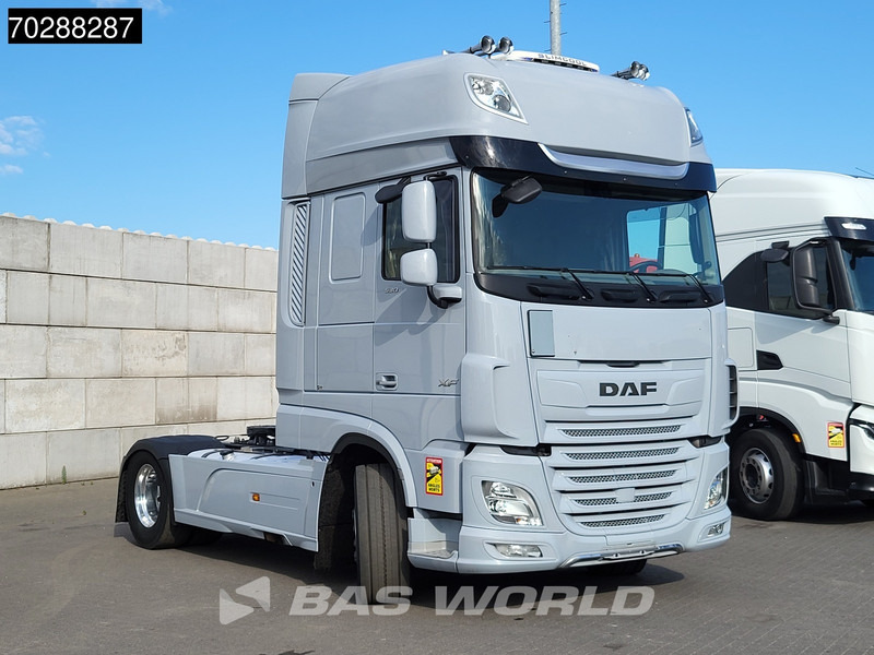 DAF XF 530 4X2 SSC Standklima ACC 2x Tanks Navi Euro 6 - Tracteur routier: photos 3 DAF XF 530 4X2 SSC Standklima ACC 2x Tanks Navi Euro 6 - Tracteur routier: photos 3