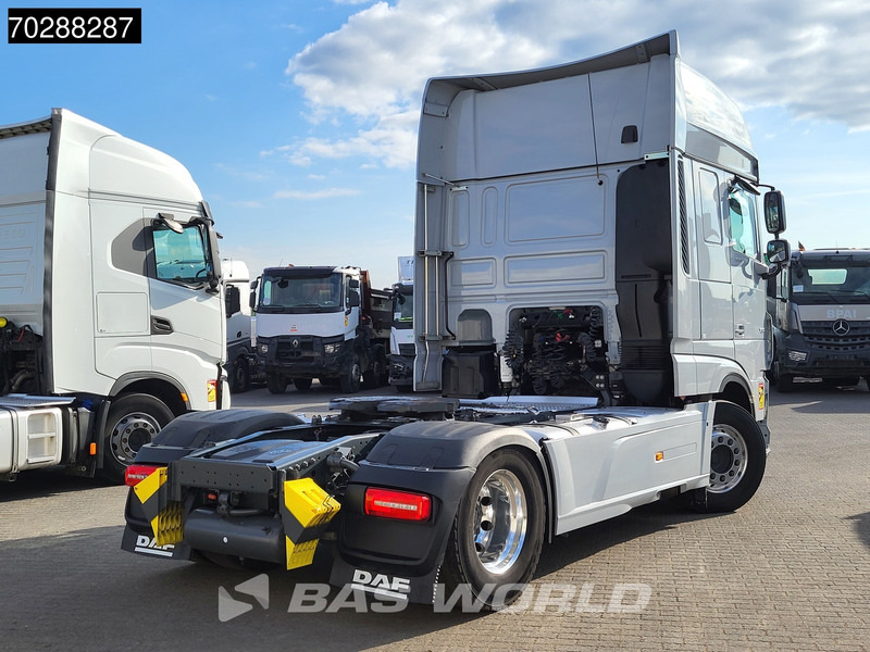 DAF XF 530 4X2 SSC Standklima ACC 2x Tanks Navi Euro 6 - Tracteur routier: photos 5 DAF XF 530 4X2 SSC Standklima ACC 2x Tanks Navi Euro 6 - Tracteur routier: photos 5