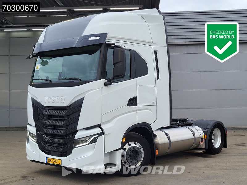 Iveco S-Way 460 4X2 LNG! NL-Truck Retarder 2xTanks Alcoa's Navi Euro 6 - Tracteur routier: photos 1 Iveco S-Way 460 4X2 LNG! NL-Truck Retarder 2xTanks Alcoa's Navi Euro 6 - Tracteur routier: photos 1