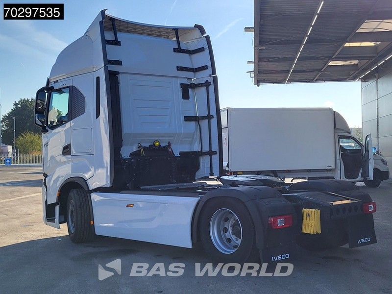 Iveco S-Way 500 4X2 NEW! 2xTanks Standklima ACC LED Euro 6 - Tracteur routier: photos 2 Iveco S-Way 500 4X2 NEW! 2xTanks Standklima ACC LED Euro 6 - Tracteur routier: photos 2