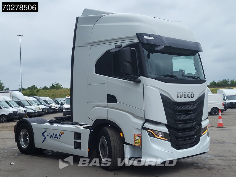 Iveco S-Way 570 S-Way 4X2 Retarder 2x Tanks Standklima Navi Alcoa's - Tracteur routier: photos 3 Iveco S-Way 570 S-Way 4X2 Retarder 2x Tanks Standklima Navi Alcoa's - Tracteur routier: photos 3
