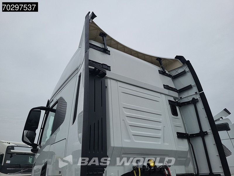 Iveco S-Way 580 4X2 NEW! 2x Tanks Standklima Navi ACC LED Euro 6 - Tracteur routier: photos 5 Iveco S-Way 580 4X2 NEW! 2x Tanks Standklima Navi ACC LED Euro 6 - Tracteur routier: photos 5