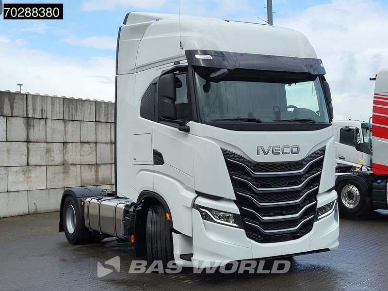 Iveco S-way 580 4X2 NEW! 2x Tanks Navi ACC Standklima - Tracteur routier: photos 3 Iveco S-way 580 4X2 NEW! 2x Tanks Navi ACC Standklima - Tracteur routier: photos 3
