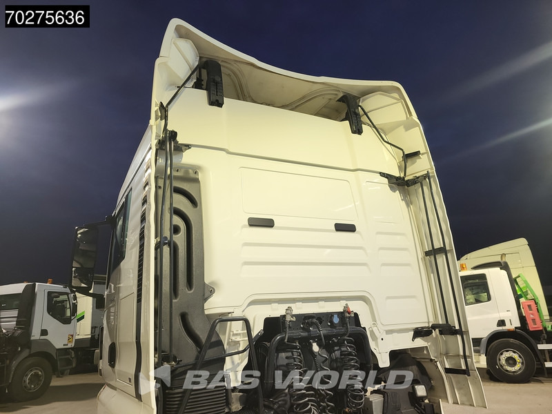 MAN TGX 18.460 4X2 XLX Retarder 2x Tanks Navi - Tracteur routier: photos 3 MAN TGX 18.460 4X2 XLX Retarder 2x Tanks Navi - Tracteur routier: photos 3