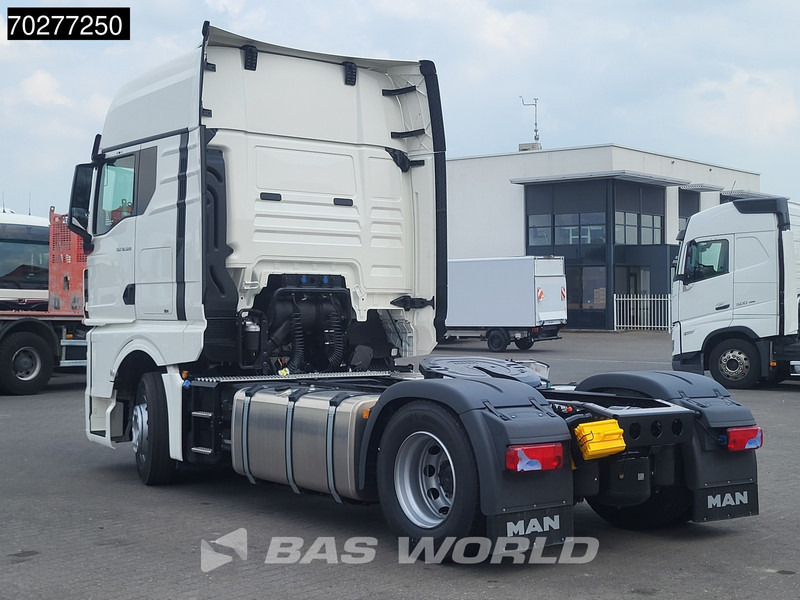 MAN TGX 18.520 4X2 NEW! GX Retarder 2x Tanks Standklima ACC - Tracteur routier: photos 2 MAN TGX 18.520 4X2 NEW! GX Retarder 2x Tanks Standklima ACC - Tracteur routier: photos 2