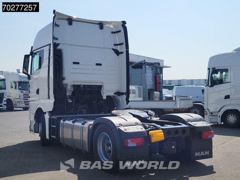MAN TGX 18.520 4X2 NEW! GX Retarder 2x Tanks Standklima ACC - Tracteur routier: photos 2 MAN TGX 18.520 4X2 NEW! GX Retarder 2x Tanks Standklima ACC - Tracteur routier: photos 2