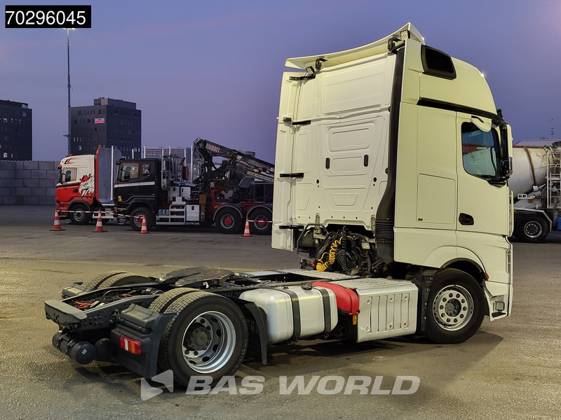 Mercedes-Benz Actros 1845 Actros 4X2 GigaSpace NL-Truck Mega 2xTanks Standklima ACC Euro 6 - Tracteur routier: photos 5 Mercedes-Benz Actros 1845 Actros 4X2 GigaSpace NL-Truck Mega 2xTanks Standklima ACC Euro 6 - Tracteur routier: photos 5