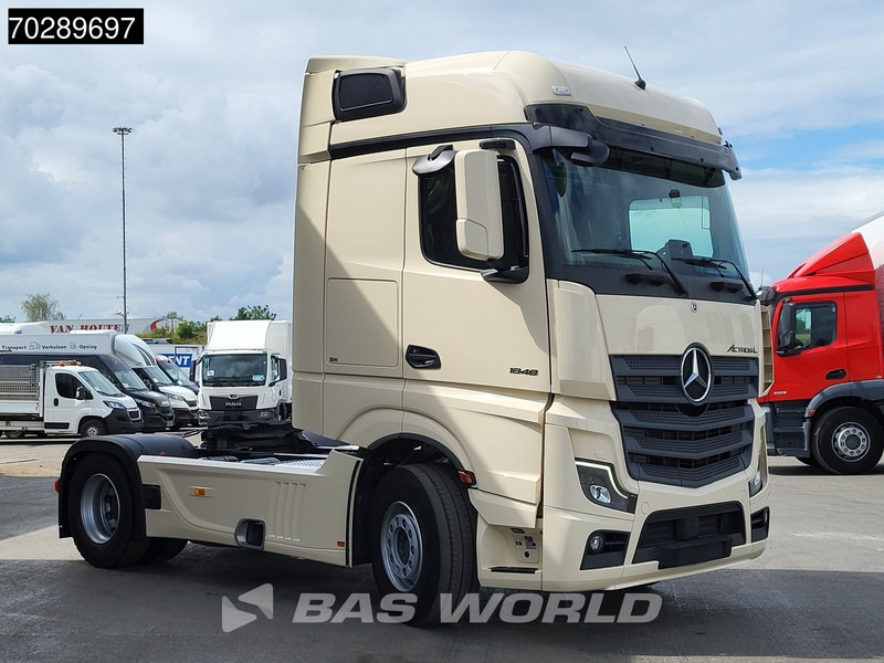 Mercedes-Benz Actros 1848 4X2 BigSpace Retarder Standklima PPC Navi ACC LED - Tracteur routier: photos 3 Mercedes-Benz Actros 1848 4X2 BigSpace Retarder Standklima PPC Navi ACC LED - Tracteur routier: photos 3