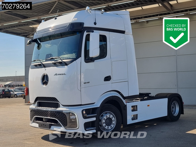 Mercedes-Benz Actros 1848 Actros 4X2 NEW! ProCabin-Big 2x Tanks Standklima Navi SmartTacho2 - Tracteur routier: photos 1 Mercedes-Benz Actros 1848 Actros 4X2 NEW! ProCabin-Big 2x Tanks Standklima Navi SmartTacho2 - Tracteur routier: photos 1