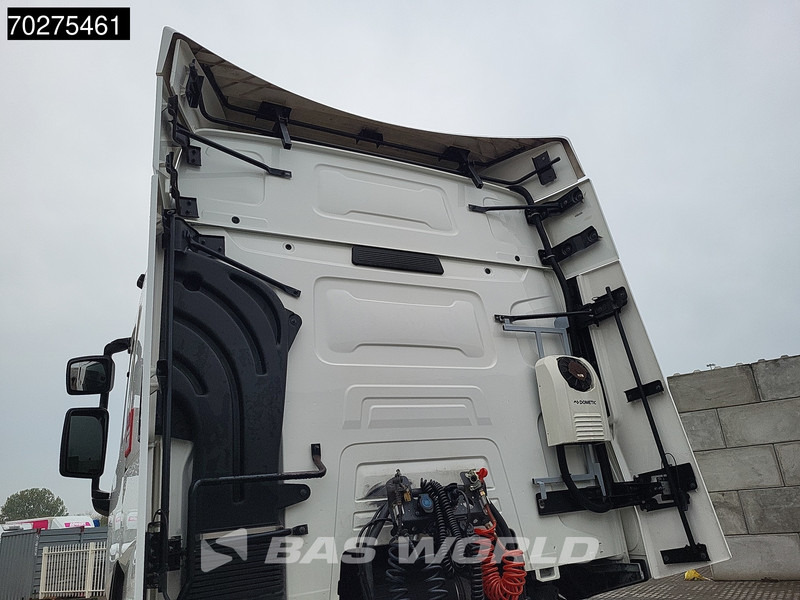 Renault T 480 T 4X2 SleeperCab 2x Tanks Standklima - Tracteur routier: photos 5 Renault T 480 T 4X2 SleeperCab 2x Tanks Standklima - Tracteur routier: photos 5