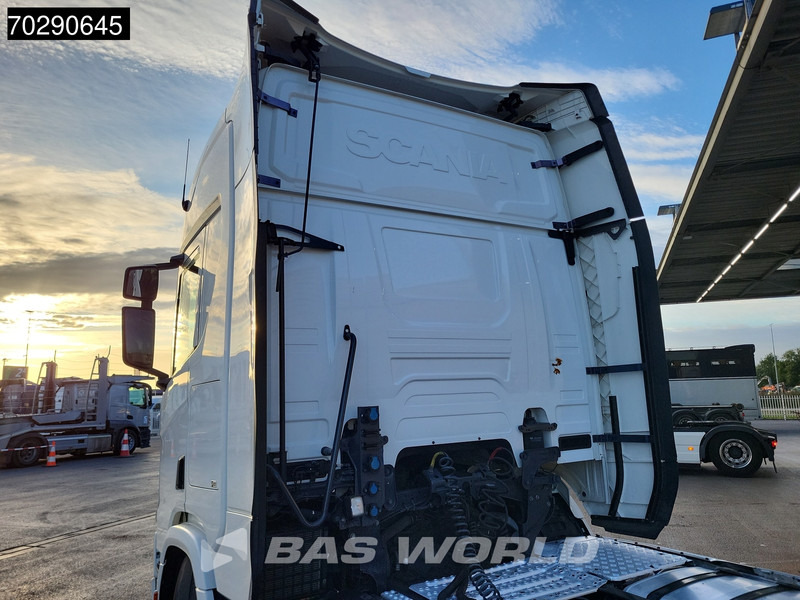 Scania R450 4X2 Mega Retarder 2x Tanks LED Standklima Euro 6 - Tracteur routier: photos 5 Scania R450 4X2 Mega Retarder 2x Tanks LED Standklima Euro 6 - Tracteur routier: photos 5