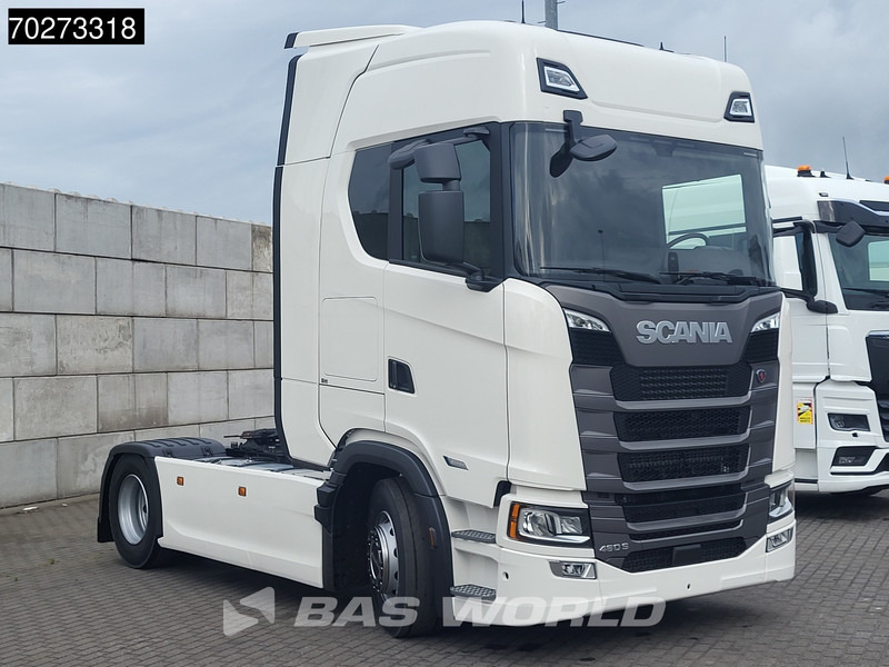 Scania S460 4X2 NEW! Retarder 2x Tanks ACC Navi Standklima - Tracteur routier: photos 3 Scania S460 4X2 NEW! Retarder 2x Tanks ACC Navi Standklima - Tracteur routier: photos 3
