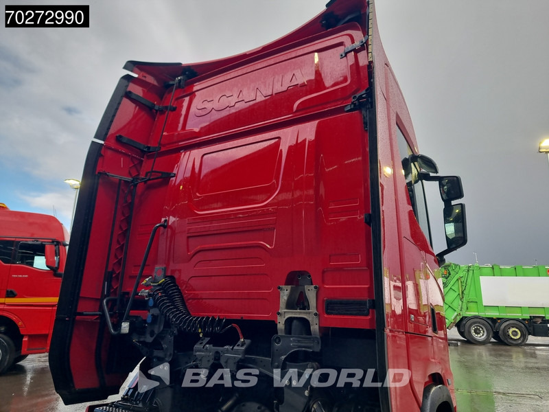 Scania S500 4X2 Retarder 2x Tanks StandKlima ACC LED - Tracteur routier: photos 5 Scania S500 4X2 Retarder 2x Tanks StandKlima ACC LED - Tracteur routier: photos 5