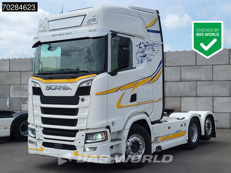 Scania S650 S 6X2 Retarder Liftachse Full-Air Leather Alcoa's - Tracteur routier: photos 1 Scania S650 S 6X2 Retarder Liftachse Full-Air Leather Alcoa's - Tracteur routier: photos 1
