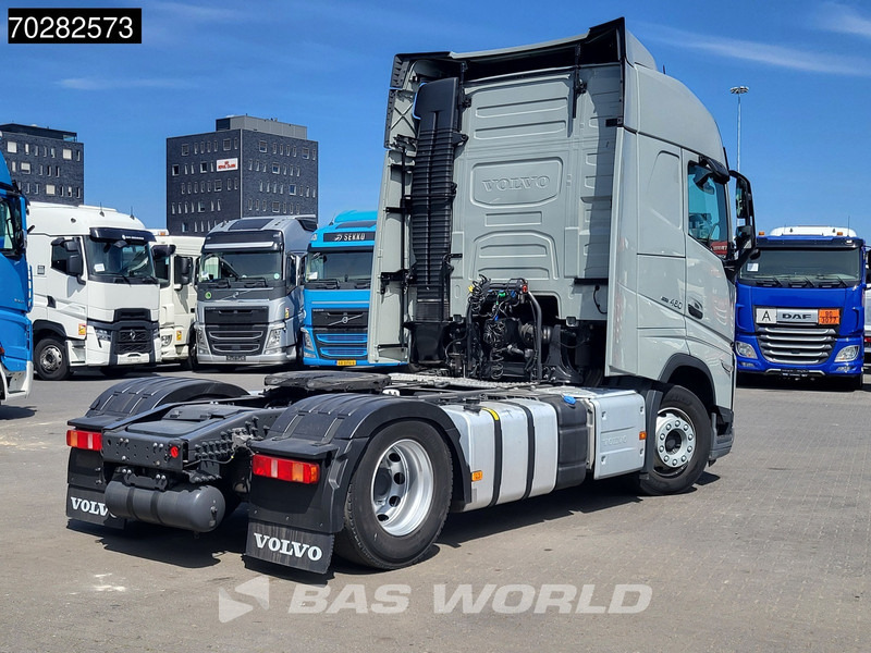 Volvo FH 460 4X2 2x Tanks VEB+ LED ACC Euro 6 - Tracteur routier: photos 5 Volvo FH 460 4X2 2x Tanks VEB+ LED ACC Euro 6 - Tracteur routier: photos 5