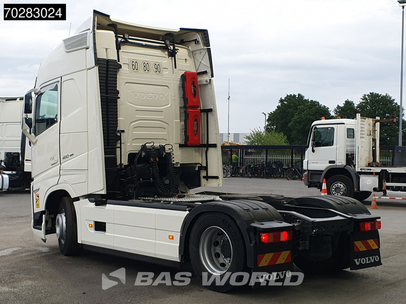 Volvo FH 460 4X2 VEB+ I-ParkCool 2x Tanks LED Navi - Tracteur routier: photos 2 Volvo FH 460 4X2 VEB+ I-ParkCool 2x Tanks LED Navi - Tracteur routier: photos 2