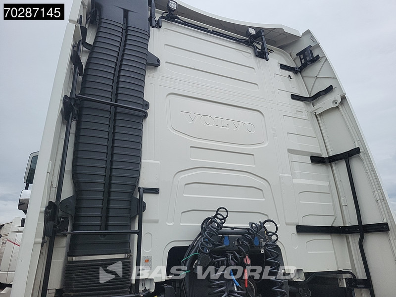 Volvo FH 500 4X2 XL 2x Tanks I-ParkCool Navi ACC Euro 6 - Tracteur routier: photos 5 Volvo FH 500 4X2 XL 2x Tanks I-ParkCool Navi ACC Euro 6 - Tracteur routier: photos 5